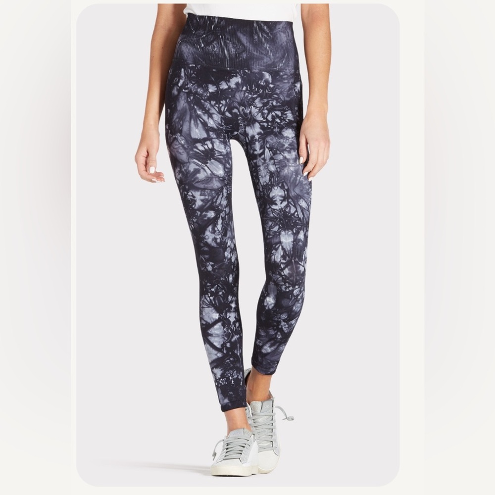 Free People good karma tie dye legging size M/L
